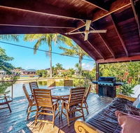 Coconut Grove Holiday House - Dalby Accommodation