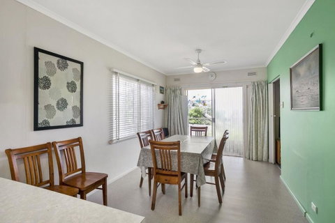 Coffey Court Cottage 2 - Dalby Accommodation 1