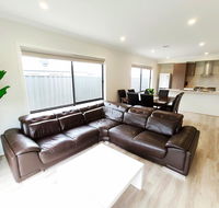 Comfortable 4BR 2Bath House Tarneit Melbourne - Dalby Accommodation