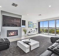 CONROE EXECUTIVE TOWNHOUSE - MODERN  STYLISH - Dalby Accommodation