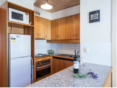 Cora Lynn - Apartment 18 - Dalby Accommodation 3