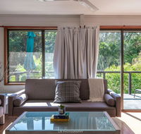 Coral's  Elizabeth Beach - Dalby Accommodation