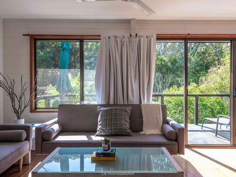 Coral's @ Elizabeth Beach - Dalby Accommodation 0