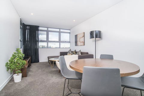 Corporate Travel 1bed 1study Room Apt At Chatswood - Dalby Accommodation 1