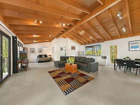 Corroboree Spa Cabin- Eaglereach - Dalby Accommodation 0