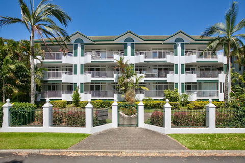 Costa Royale Trinity Beach - Dalby Accommodation 0