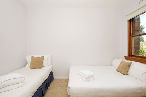 Cosy 2BR Plus Parking In Nth Sydney - Dalby Accommodation 3