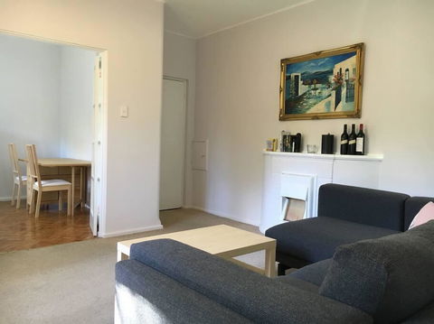 Cosy 2BR Plus Parking In Nth Sydney - Dalby Accommodation 1