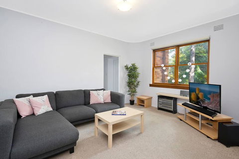 Cosy 2BR Plus Parking In Nth Sydney - Dalby Accommodation 0