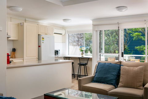 Cosy Family Apartment With Parking And Balconies - Dalby Accommodation 1