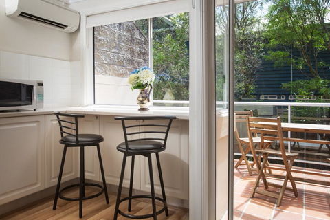 Cosy Family Apartment With Parking And Balconies - Dalby Accommodation 2