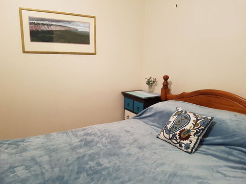 Cosy Quiet Bedroom Ferny Grove - Dalby Accommodation 1