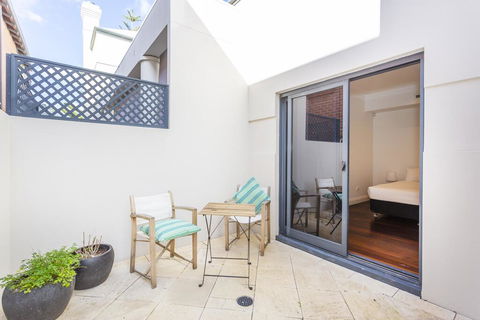 Cottesloe Aqua Retreat - Executive Escapes - Dalby Accommodation 2