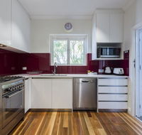 Cottesloe Beach Deluxe Apartment - Dalby Accommodation