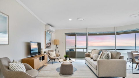 Cottesloe Ocean View House - Dalby Accommodation 0