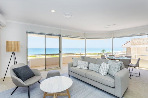 Cottesloe Ocean View House - Dalby Accommodation 1