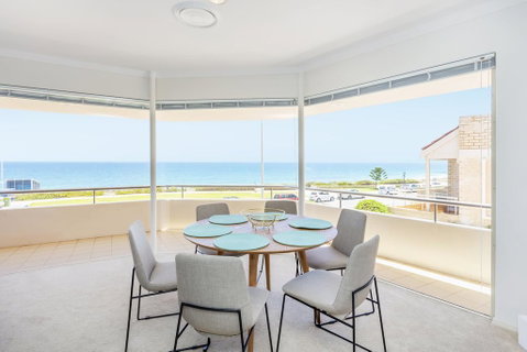 Cottesloe Ocean View House - Dalby Accommodation 2