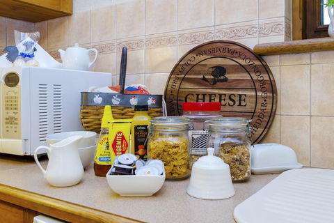 Country Pleasures Bed And Breakfast - Dalby Accommodation 2