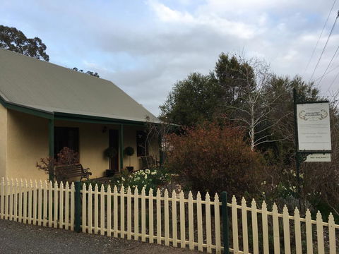 Country Pleasures Bed And Breakfast - Dalby Accommodation 0