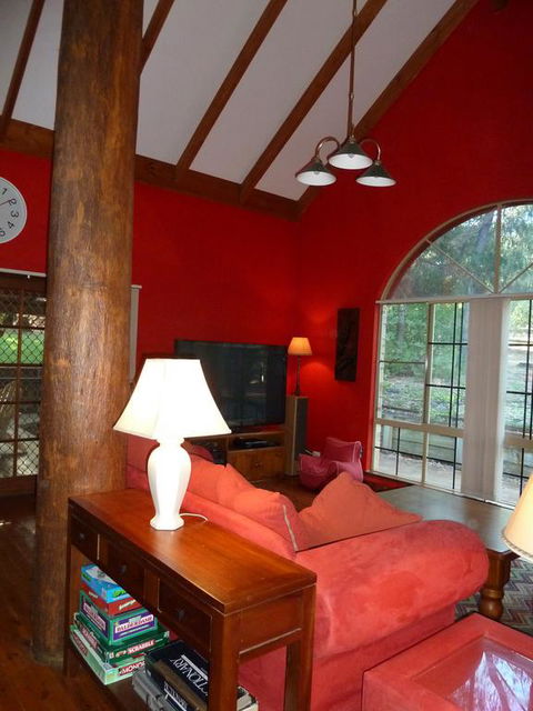 Country Retreat On 1 Acre With Pool, Hot Tub Surrounded By Trees - Dalby Accommodation 1