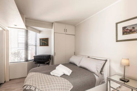 Couple's Gateway In Sunny Elizabeth Bay - Dalby Accommodation 2