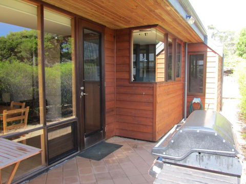 Cowrie Chalet - Dalby Accommodation 1