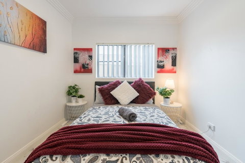 Cozy Duplex Home 3 Bdrms 1 Bath Sleeps 6 - Dalby Accommodation 0