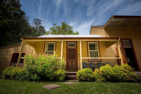 Creek Cottage - Dalby Accommodation 0