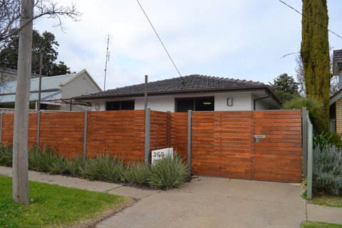 Crisands Of Echuca - Dalby Accommodation 0