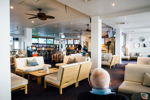 Crossroads Hotel - Dalby Accommodation 2