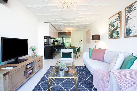 CROWN JEWEL - Hosted By: L'Abode Accommodation - Dalby Accommodation 0