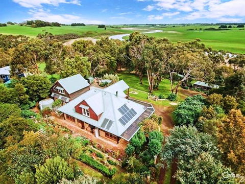 Curdie River Retreat - Dalby Accommodation 0