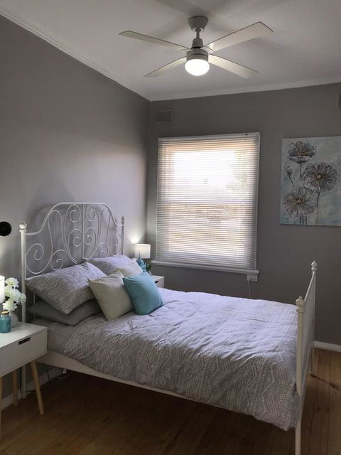 Cute And Cosy II - Events, Workers, Getaways. - Dalby Accommodation 1