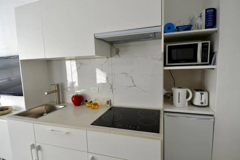 Cute Studio Apartment In Maroubra - Dalby Accommodation 3