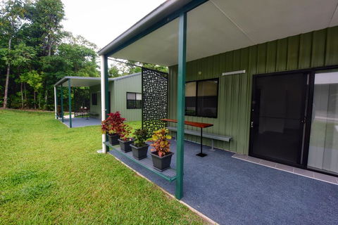 Daintree Peaks ECO Stays - Dalby Accommodation 3