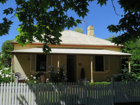 Dalton Cottage - Dalby Accommodation 0