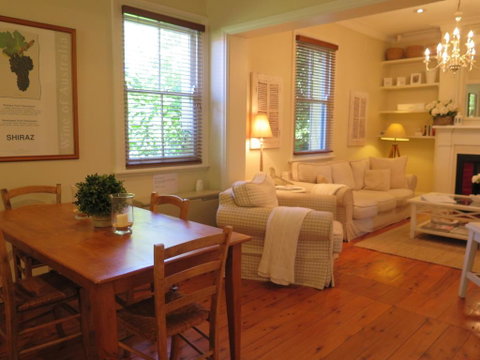 Dalton Cottage - Dalby Accommodation 2