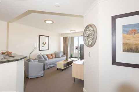 Darling Harbour Executive - Dalby Accommodation 0