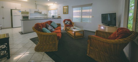Darwin House - Dalby Accommodation 2