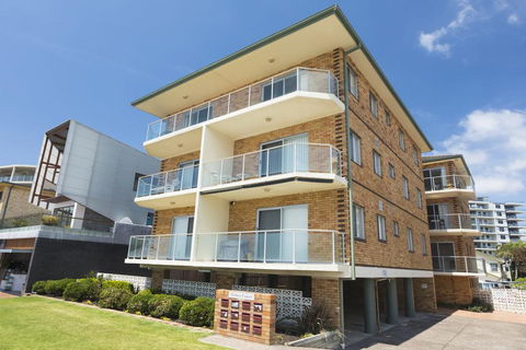 Debra Court Unit 1 - Dalby Accommodation 0
