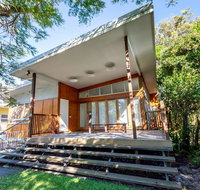 Decked out for a Fantastic Holiday - Winnett St Woorim Upstairs only - Dalby Accommodation