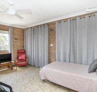 Deering 106 ULLADULLA - Dalby Accommodation