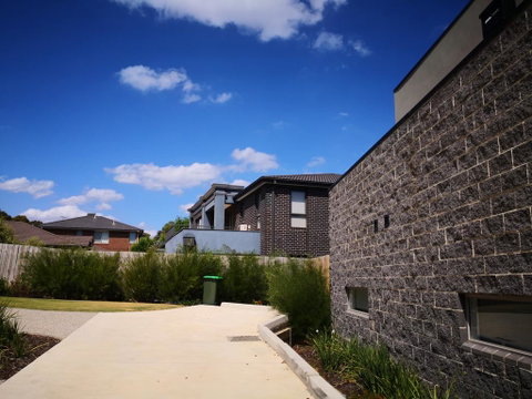 Delicate And Peaceful Bundoora Townhouse 20-R2 - Dalby Accommodation 2