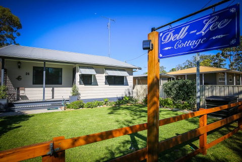 Dell-Lee Cottage - Dalby Accommodation 1