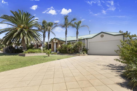 DIAMOND BAY RETREAT - SORRENTO - Dalby Accommodation 2