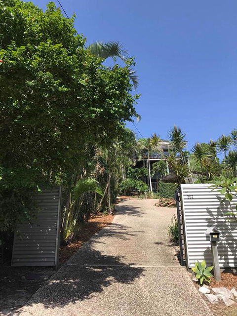 Dog Friendly Peregian Beach Home With Views - Dalby Accommodation 3