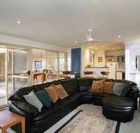 Dolphin 3 Bedroom House by Shoalwater Executive Homes - Dalby Accommodation