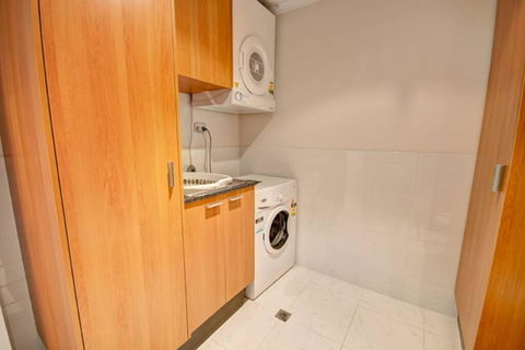 Dolphin Quay Apartment-1 Bedroom - Dalby Accommodation 3