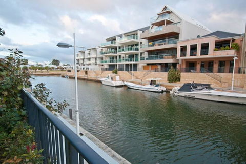 Dolphin Quay Apartment-1 Bedroom - Dalby Accommodation 2