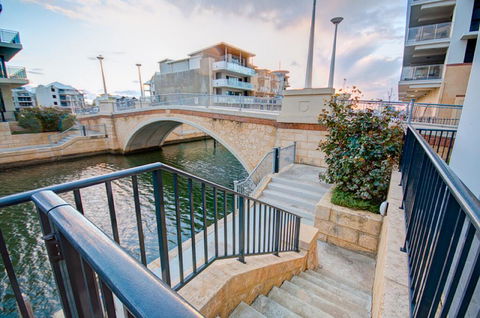 Dolphin Quay Apartment-1 Bedroom - Dalby Accommodation 1